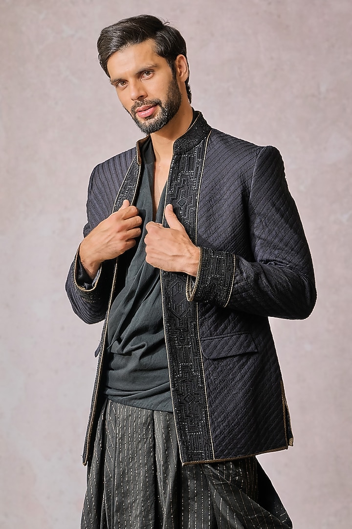 Black Chanderi Jacquard Hand Embroidered Groom Bandhgala Set by Tarun Tahiliani Men at Pernia's Pop Up Shop