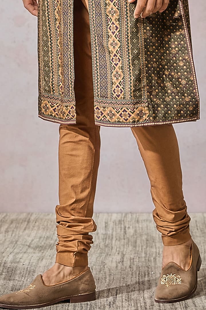 Wine Tussar Boski Printed Kurta Set by Tarun Tahiliani Men at Pernia's Pop Up Shop