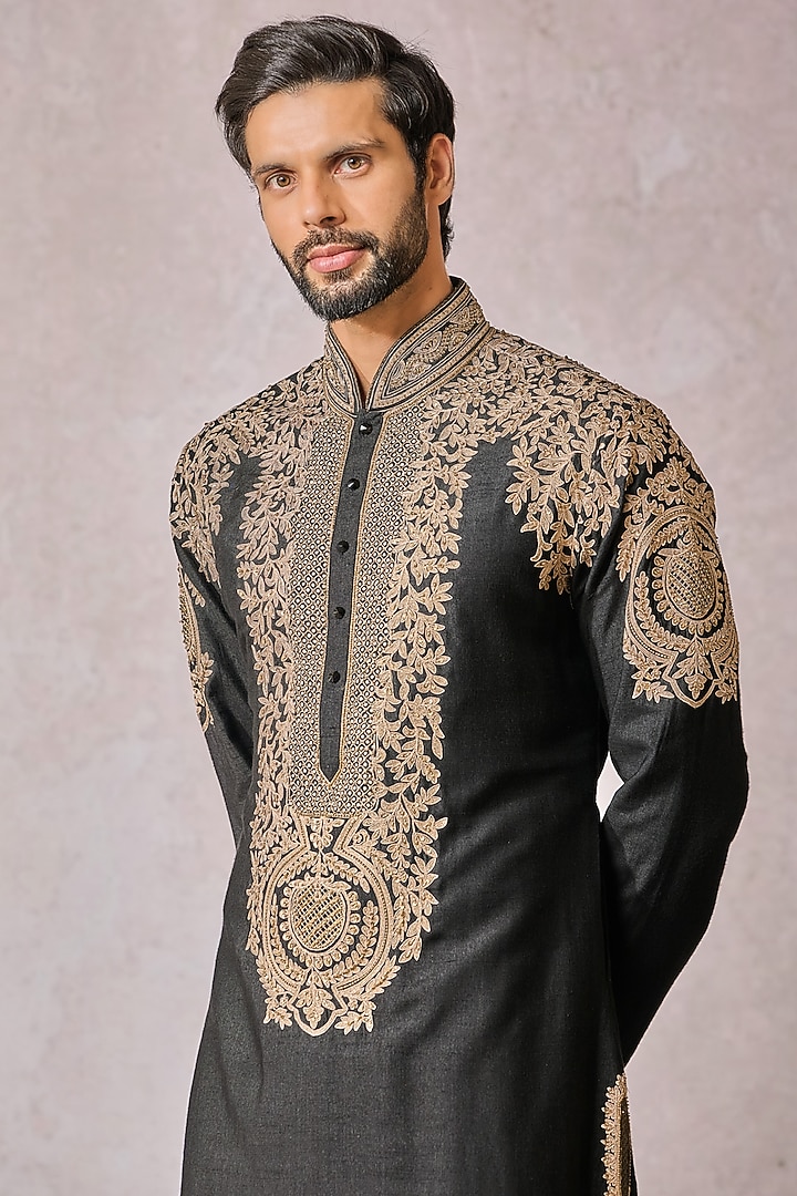 Black Tussar Viscose Slub Hand Embroidered Kurta Set by Tarun Tahiliani Men at Pernia's Pop Up Shop