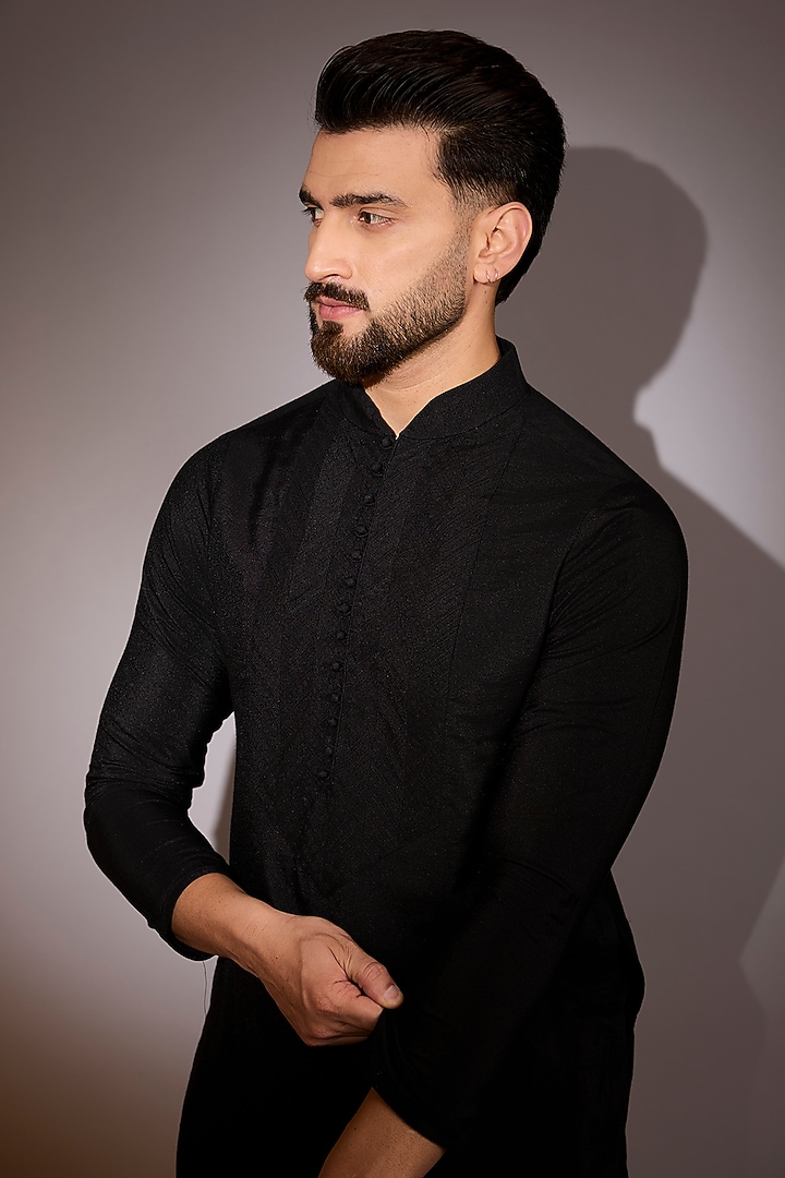 Black Cotton Tussar Embroidered Kurta Set by Tarun Tahiliani Men at Pernia's Pop Up Shop