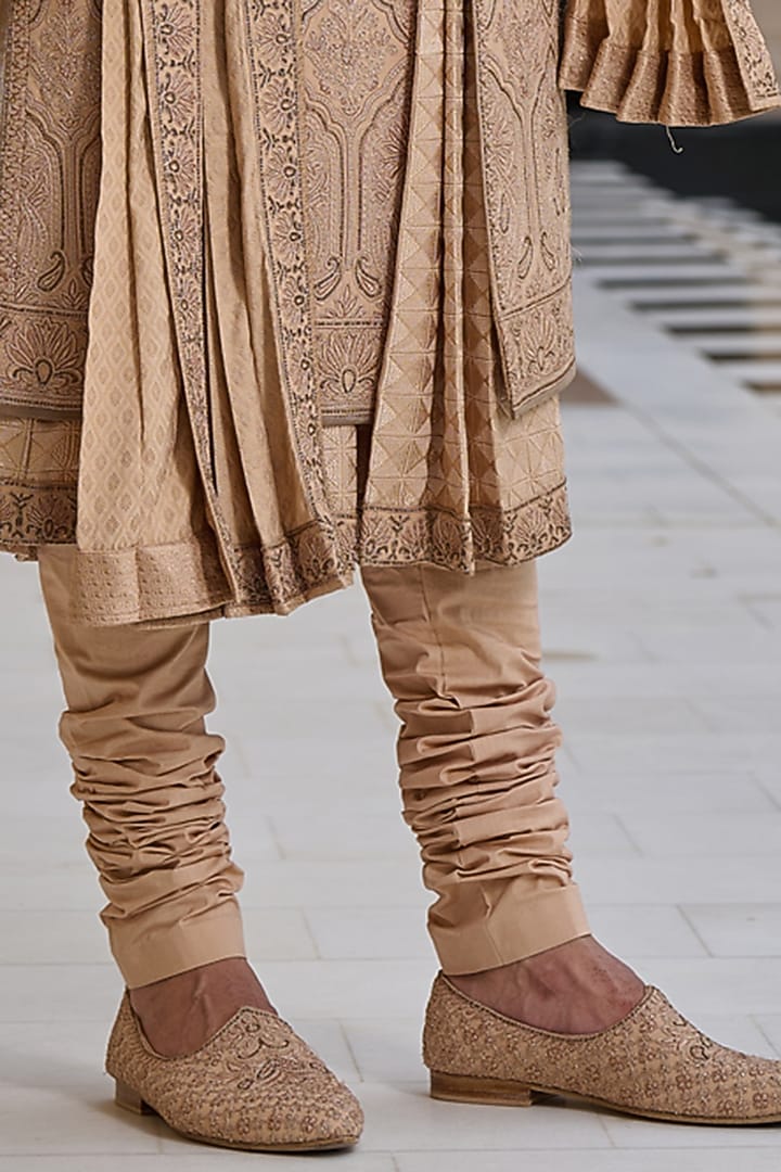 Gold Georgette Zari & Thread Embellished Groom Sherwani Set by Tarun Tahiliani Men at Pernia's Pop Up Shop