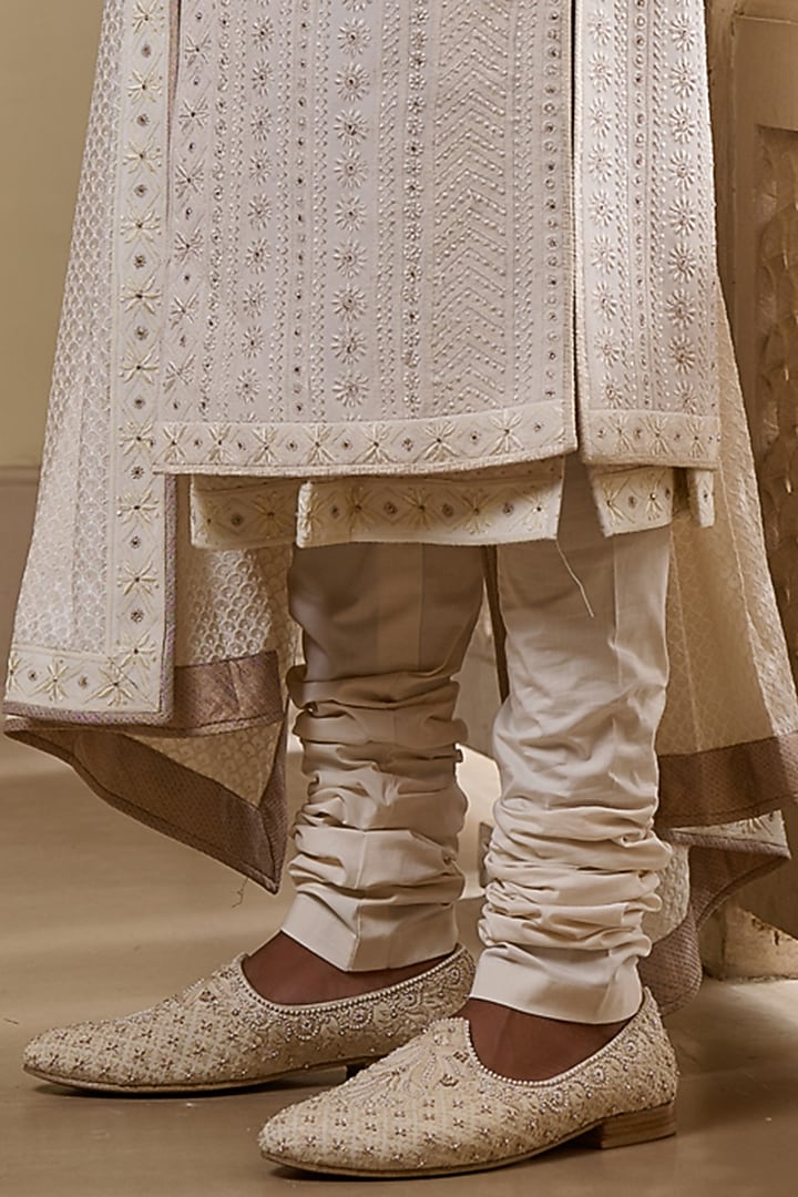 Ivory Georgette Chikankari & Diamond Embroidered Groom Sherwani Set by Tarun Tahiliani Men at Pernia's Pop Up Shop