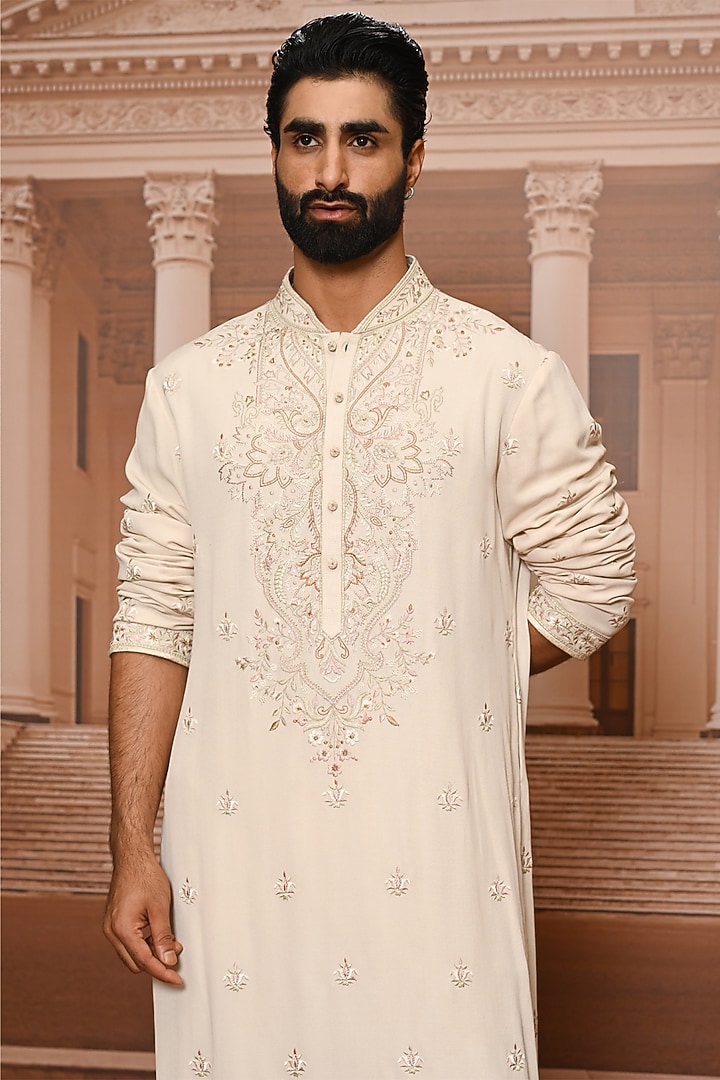 Beige Georgette Threadwork Kurta Set by Tarun Tahiliani Men at Pernia's Pop Up Shop