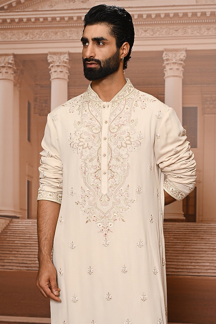 Beige Georgette Threadwork Kurta Set by Tarun Tahiliani Men at Pernia's Pop Up Shop