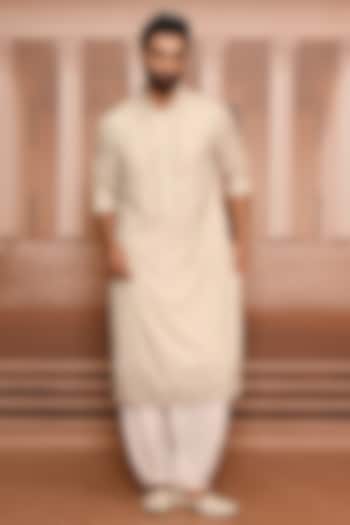 Ivory Georgette Artwork Kurta Set by Tarun Tahiliani Men at Pernia's Pop Up Shop