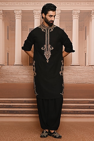 Black Georgette Hand Embroidered Kurta Set by Tarun Tahiliani Men