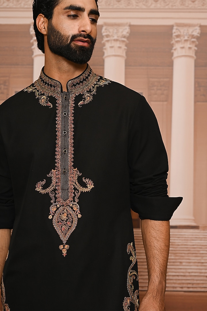 Black Georgette Hand Embroidered Kurta Set by Tarun Tahiliani Men at Pernia's Pop Up Shop