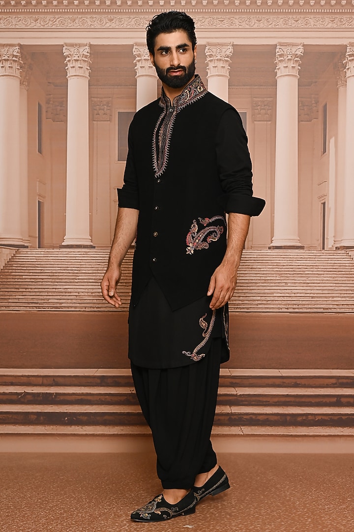 Black Japanese Crepe Hand Embroidered Waistcoat Set by Tarun Tahiliani Men at Pernia's Pop Up Shop