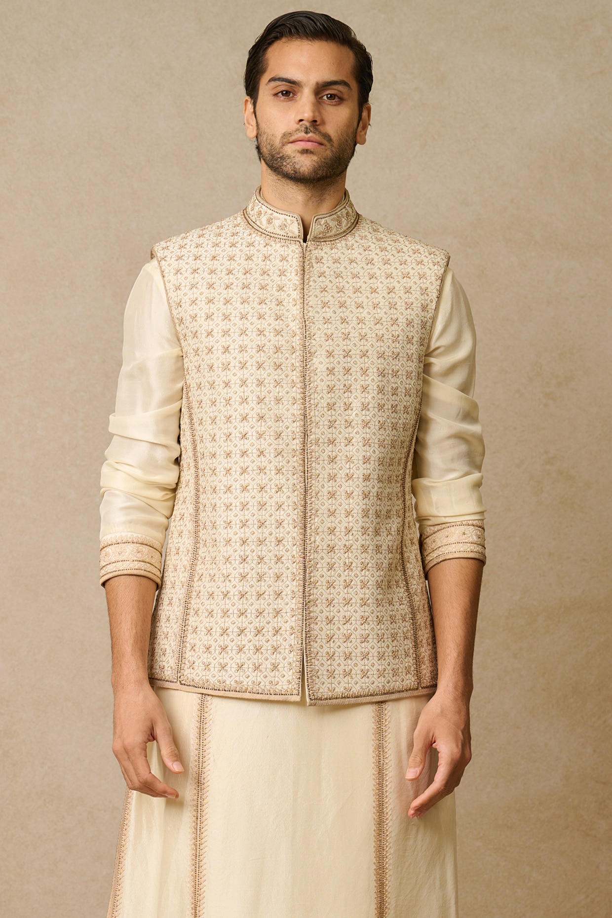 Ethinic Wear for Mens | Latest Designer Kurta Set Online | Frontier Raas