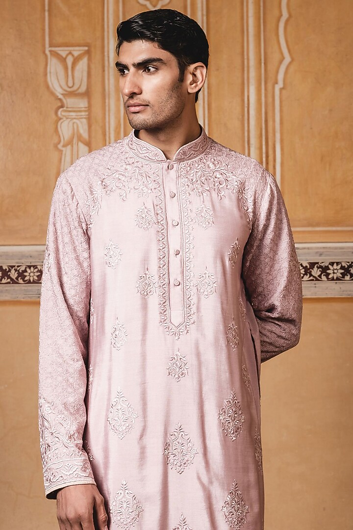 Salmon Embroidered Kurta Set by Tarun Tahiliani Men at Pernia's Pop Up Shop