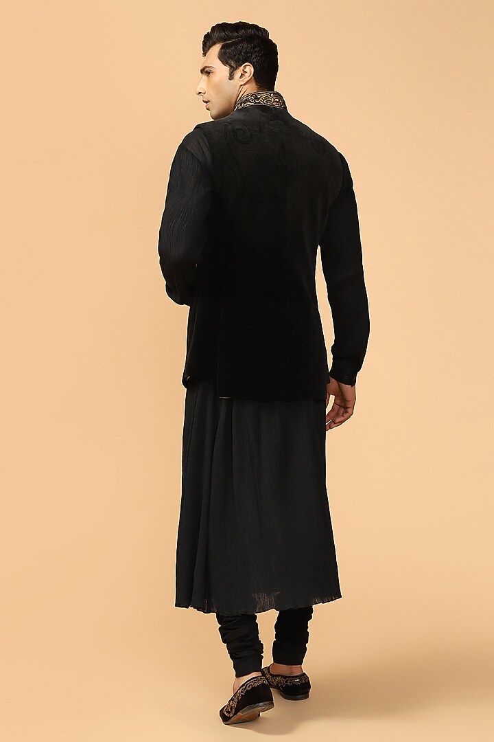 Navy Blue Bundi Jacket With Kerchief by Tarun Tahiliani Men at Pernia's Pop Up Shop