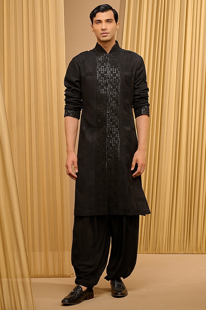 Black Silk Double Georgette & Textured Kurta Set by Tarun Tahiliani Men at Pernia's Pop Up Shop