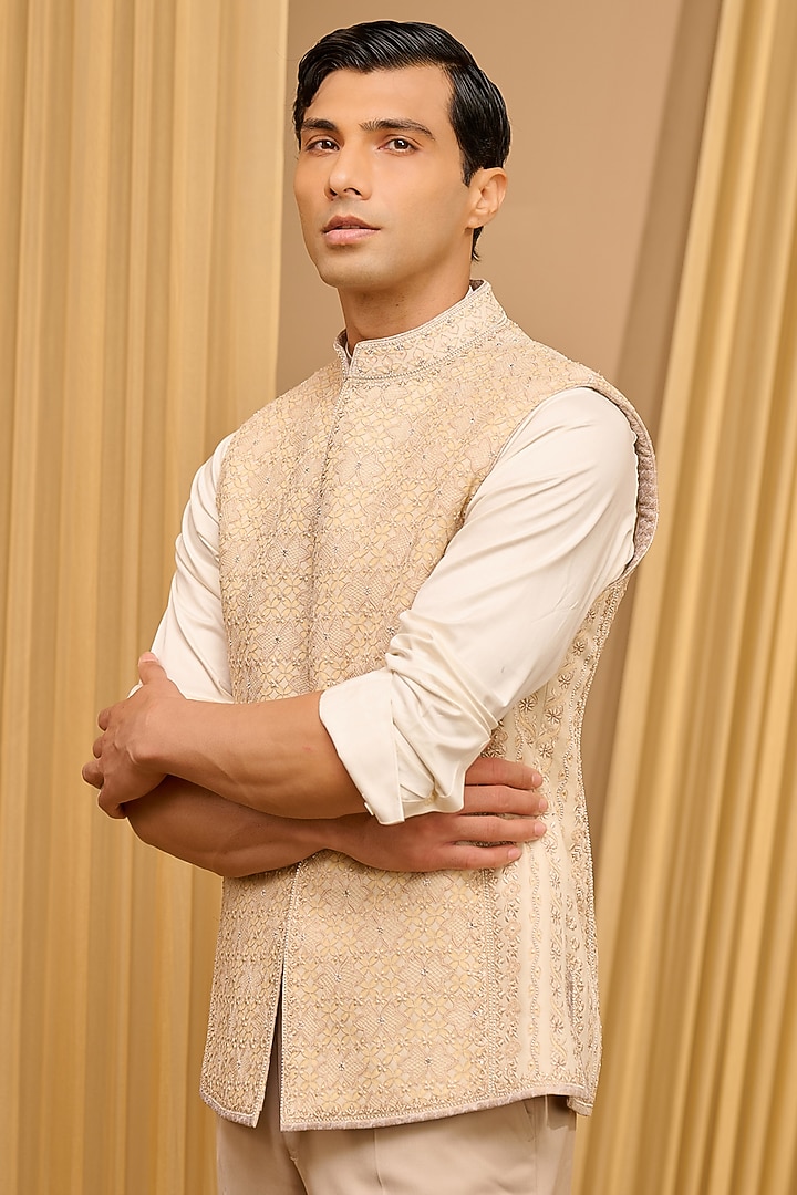 Ivory Silk Double Georgette Thread Embroidered & Printed Bundi Jacket by Tarun Tahiliani Men at Pernia's Pop Up Shop