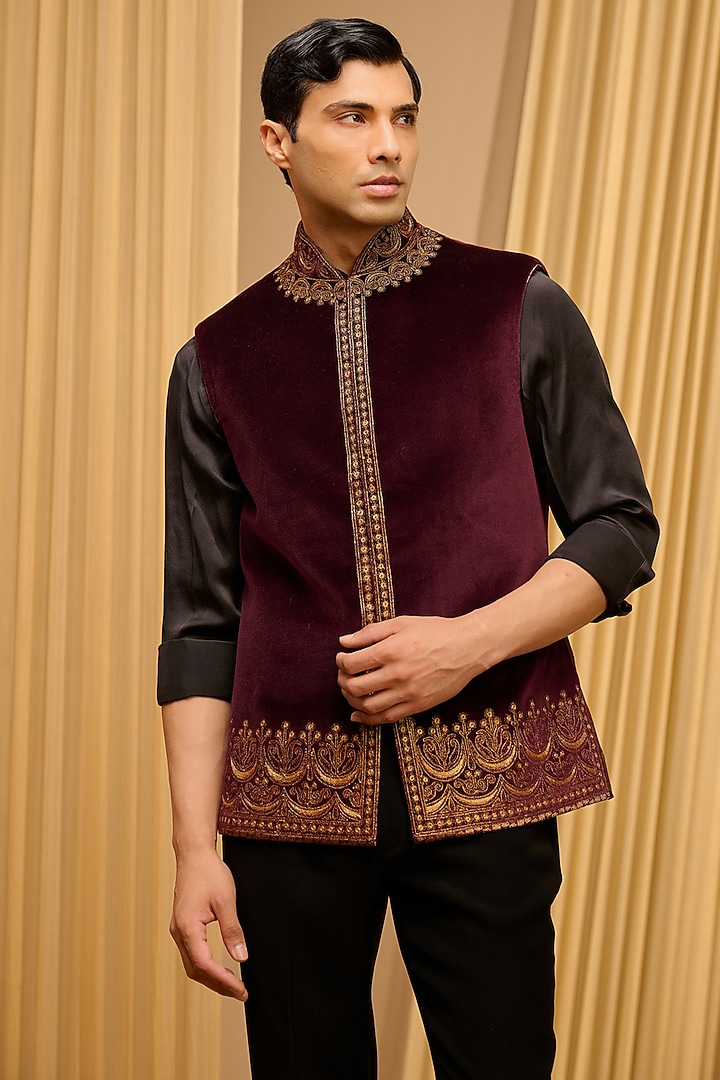 Wine Cotton Velvet Antique Marori Embroidered Bundi Jacket by Tarun Tahiliani Men at Pernia's Pop Up Shop