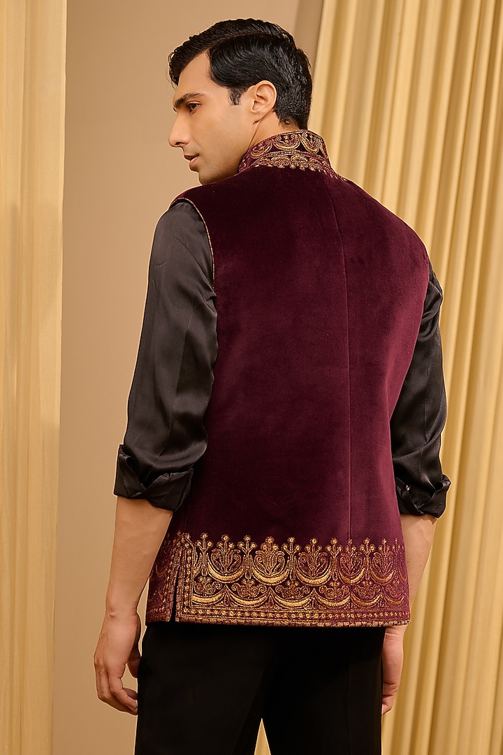 Wine Cotton Velvet Antique Marori Embroidered Bundi Jacket by Tarun Tahiliani Men at Pernia's Pop Up Shop