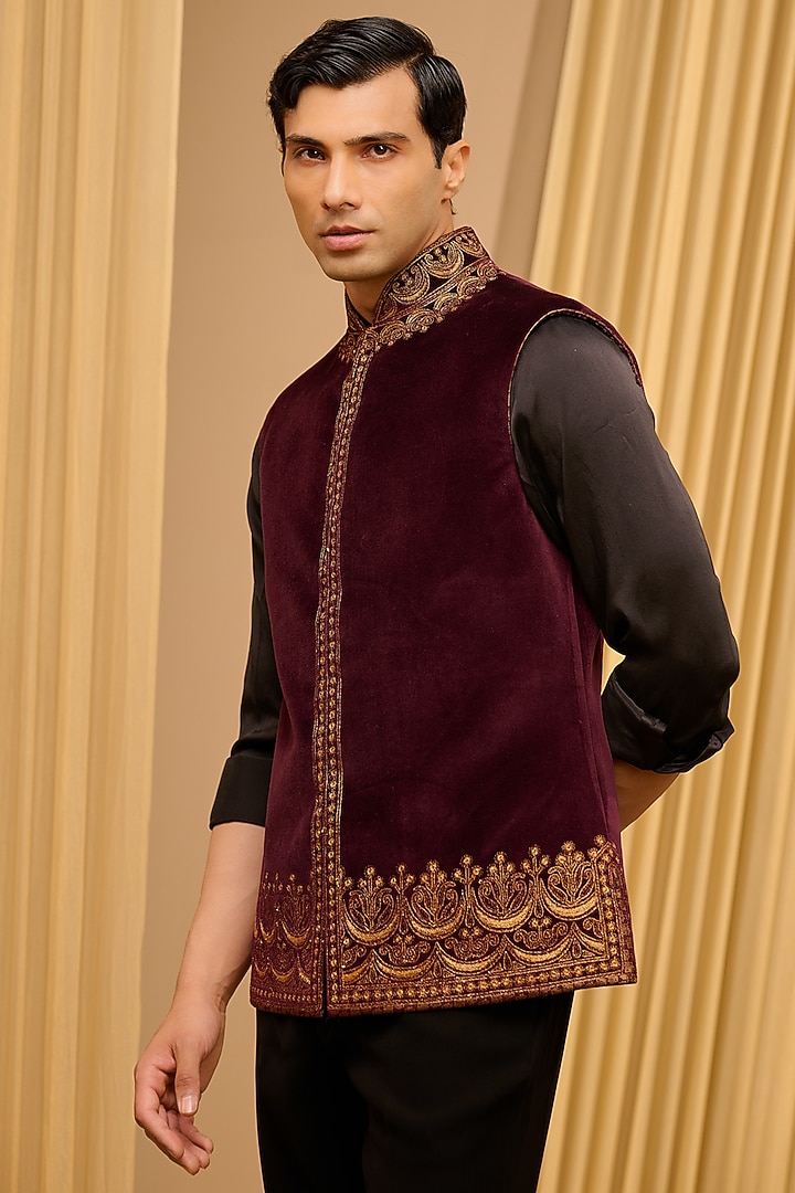 Wine Cotton Velvet Antique Marori Embroidered Bundi Jacket by Tarun Tahiliani Men at Pernia's Pop Up Shop
