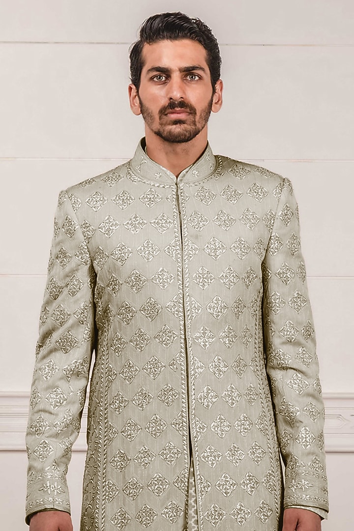 Grey Chikankari Groom Sherwani Set by Tarun Tahiliani Men at Pernia's Pop Up Shop