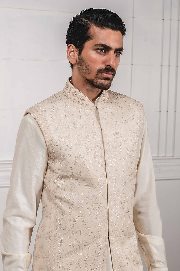 Gold Chikankari Embroidered Groom Sherwani Set by Tarun Tahiliani Men at Pernia's Pop Up Shop