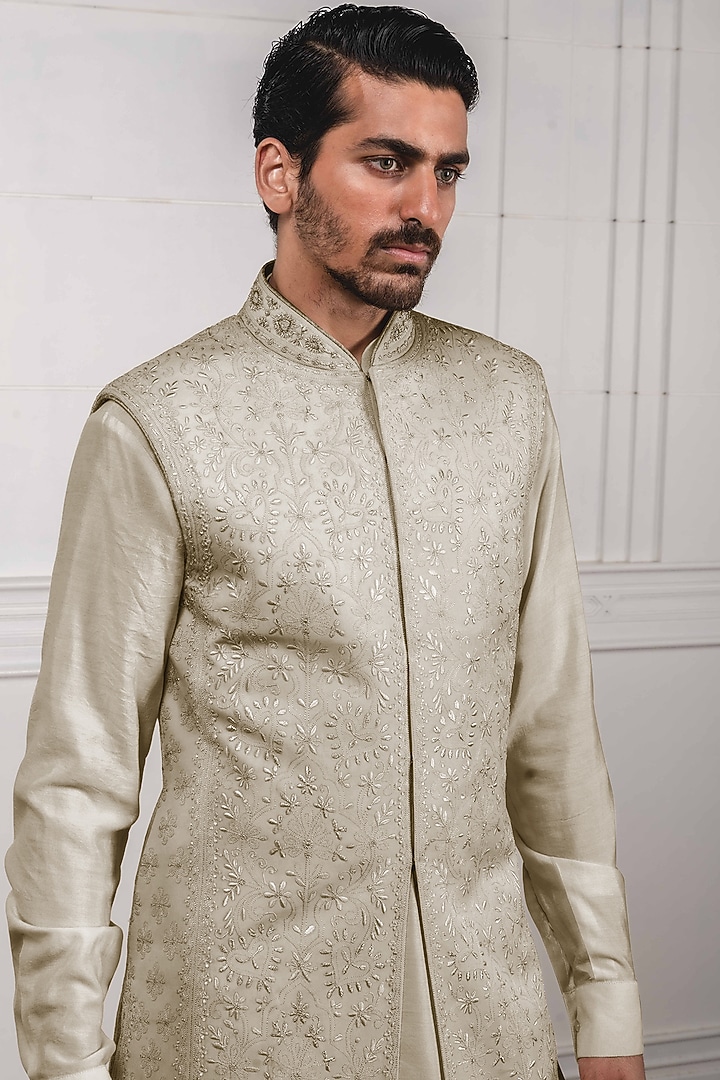Grey Chikankari Embroidered Groom Sherwani Set by Tarun Tahiliani Men at Pernia's Pop Up Shop