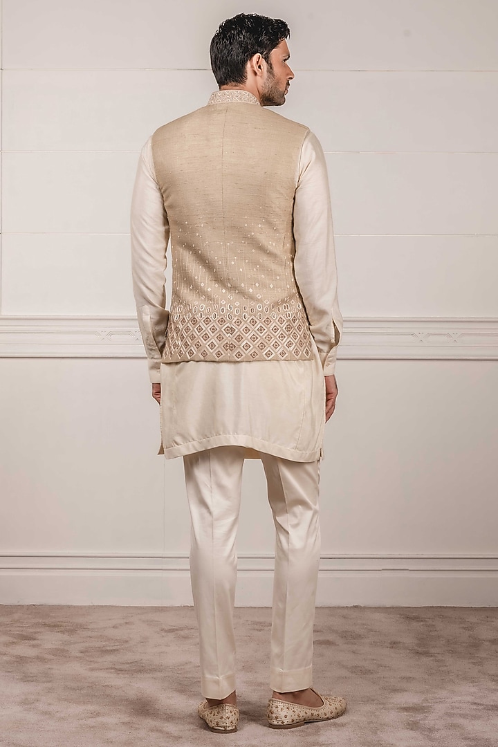 Beige Aari Embroidered Waistcoat by Tarun Tahiliani Men at Pernia's Pop Up Shop