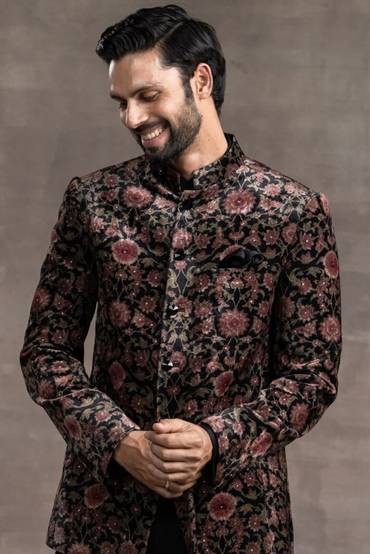 Buy Tarun Tahiliani Men Black & Pink Velvet Bandhgala Jacket Set At 