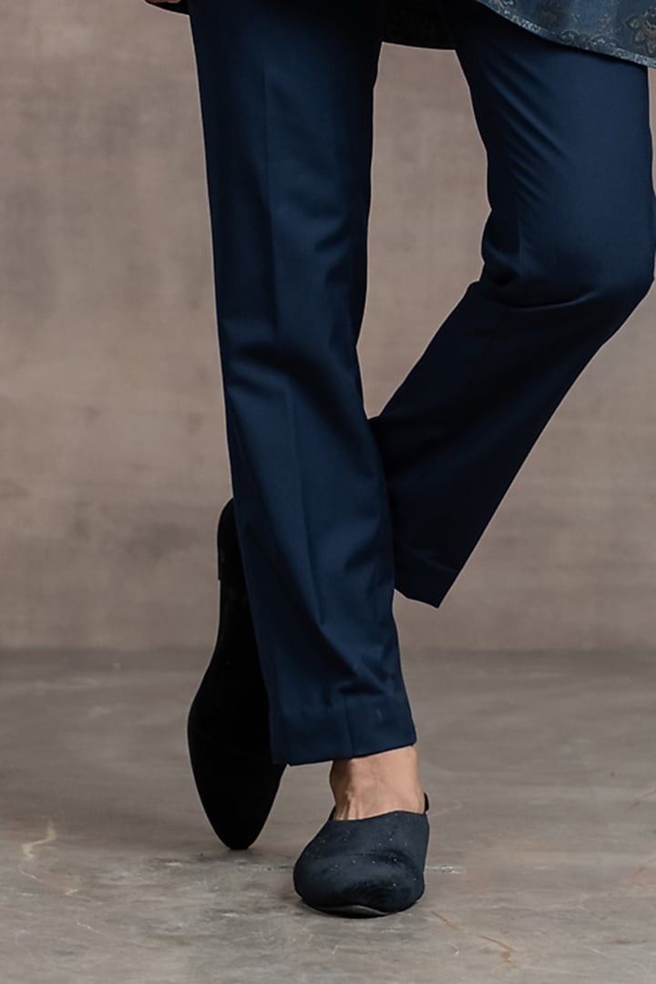 Navy Blue Silk Floral Printed Kurta Set by Tarun Tahiliani Men at Pernia's Pop Up Shop