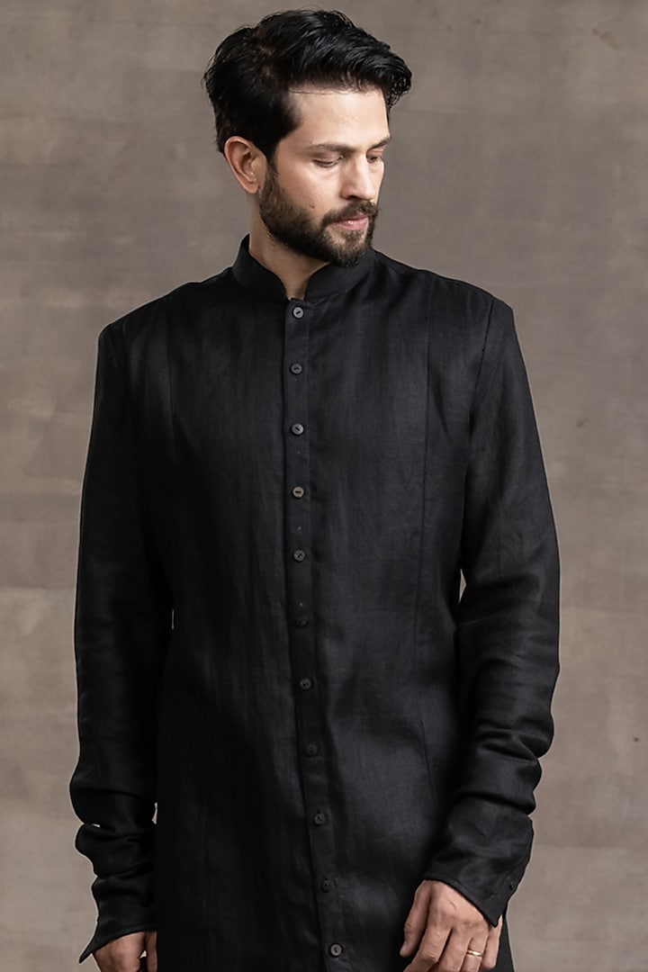 Black Linen Kurta Set by Tarun Tahiliani Men at Pernia's Pop Up Shop