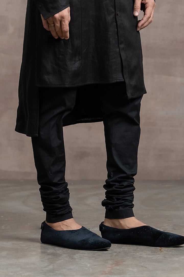 Black Linen Kurta Set by Tarun Tahiliani Men at Pernia's Pop Up Shop