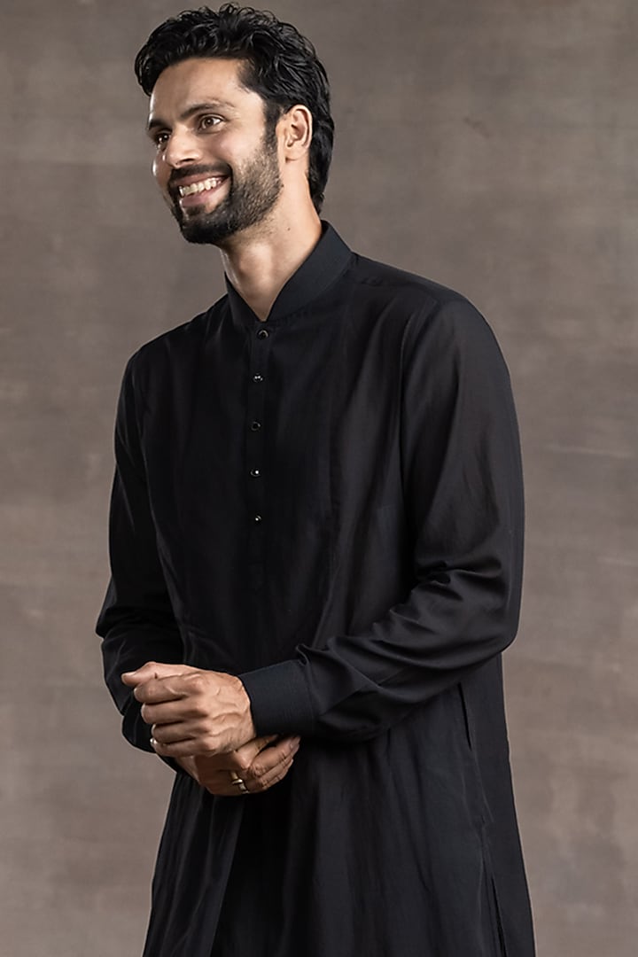 Black Sushi Voile Kurta Set by Tarun Tahiliani Men at Pernia's Pop Up Shop
