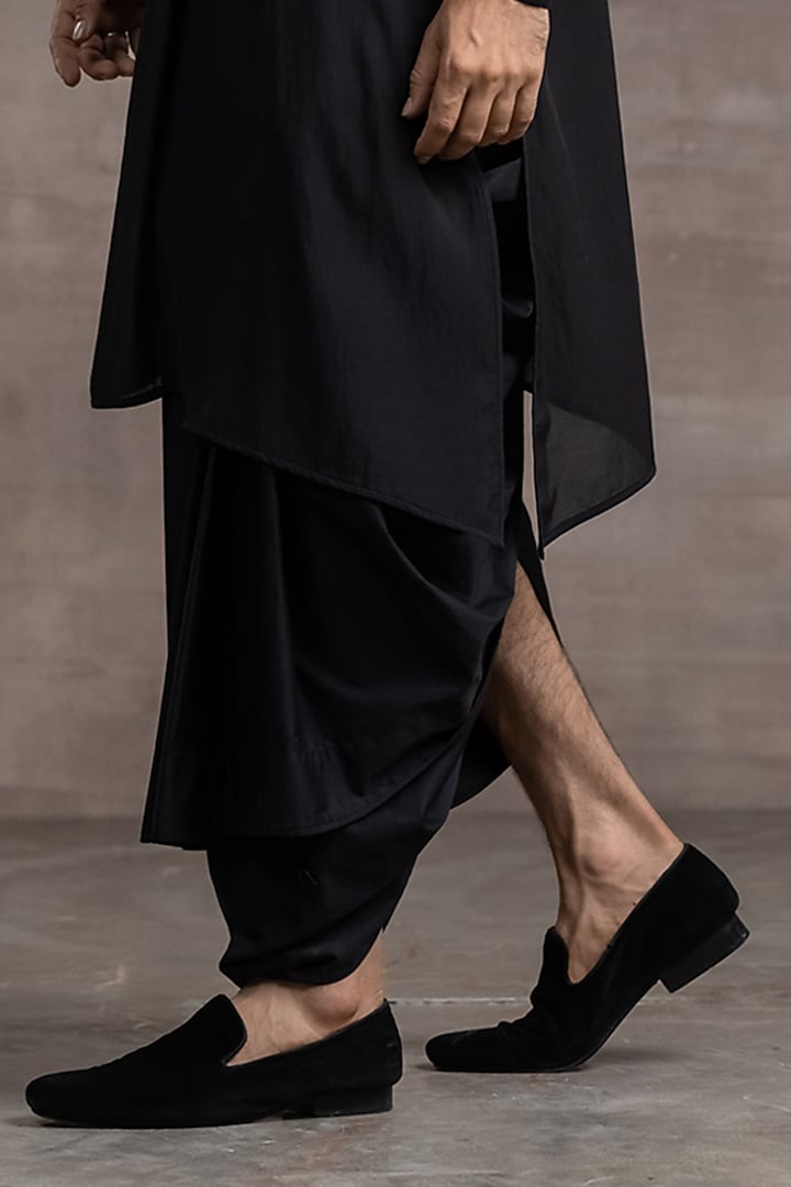 Black Sushi Voile Kurta Set by Tarun Tahiliani Men at Pernia's Pop Up Shop