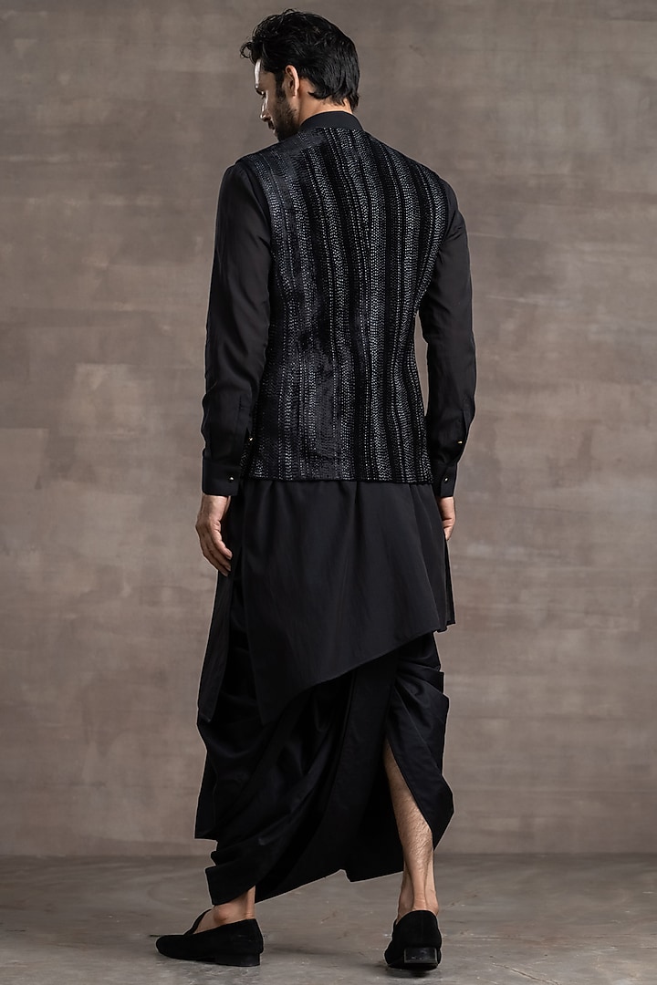 Black Silk Velvet Waist Coat by Tarun Tahiliani Men at Pernia's Pop Up Shop