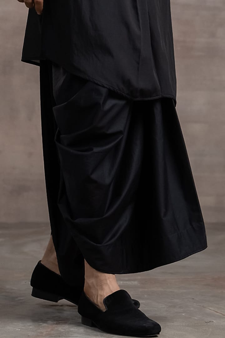 Black Silk Velvet Waist Coat by Tarun Tahiliani Men at Pernia's Pop Up Shop