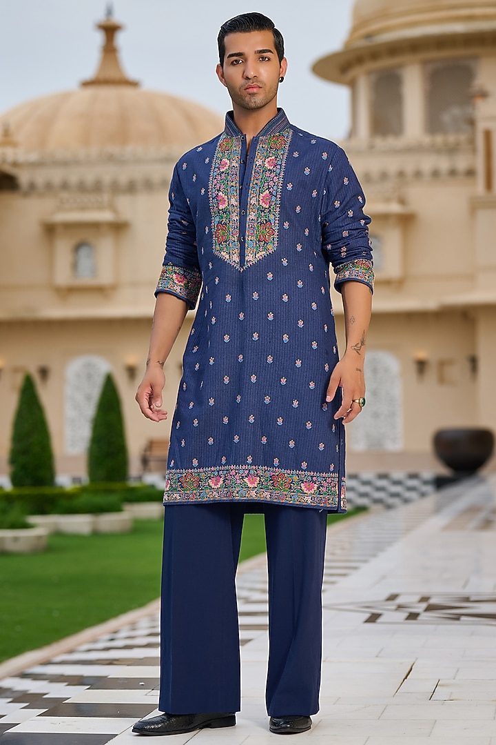 Navy Linen Thread Hand Embroidered Kurta Set by Tarun Tahiliani Men at Pernia's Pop Up Shop
