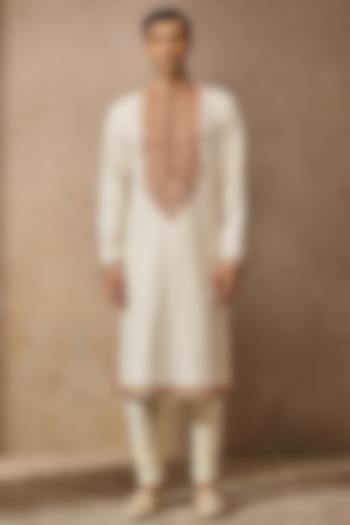 Ivory Textured Fabric Marori Embroidered Kurta Set by Tarun Tahiliani Men at Pernia's Pop Up Shop