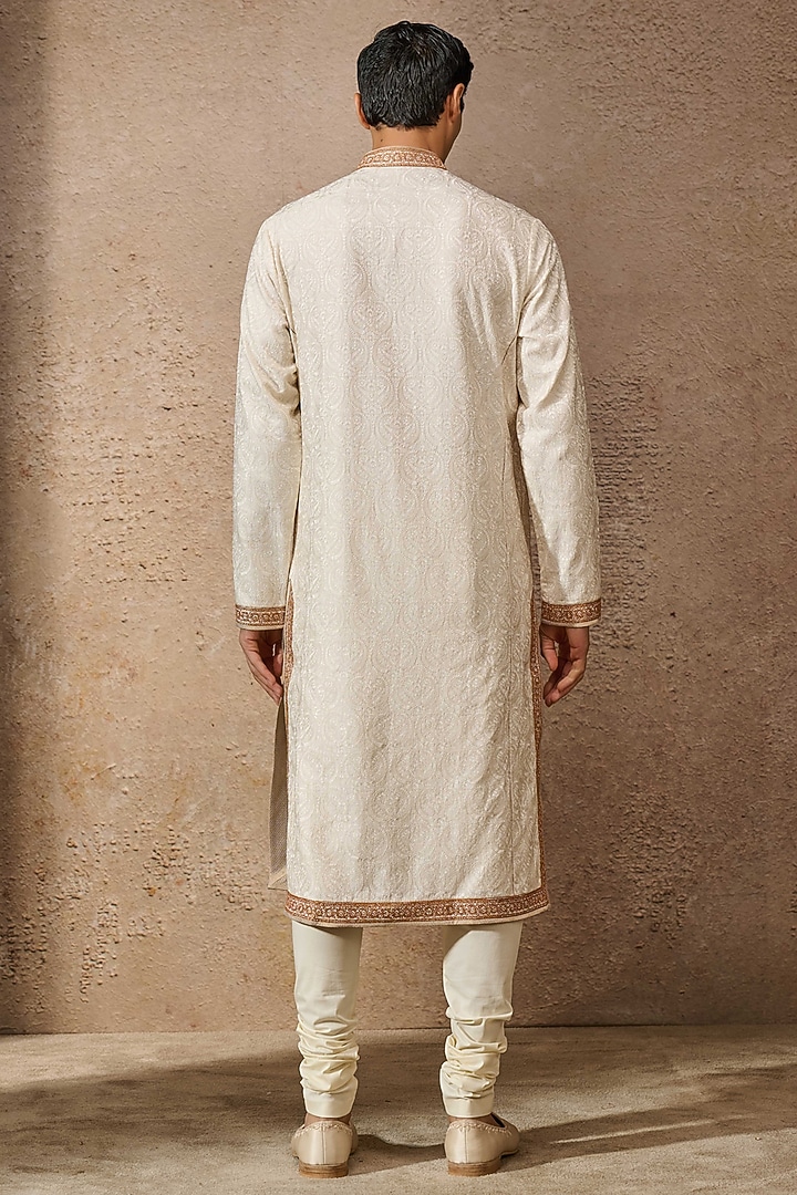 Ivory Textured Fabric Marori Embroidered Kurta Set by Tarun Tahiliani Men at Pernia's Pop Up Shop