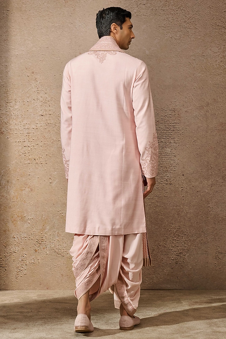 Salmon Tussar Slub & Double Georgette Paisley Embroidered Kurta Set by Tarun Tahiliani Men at Pernia's Pop Up Shop