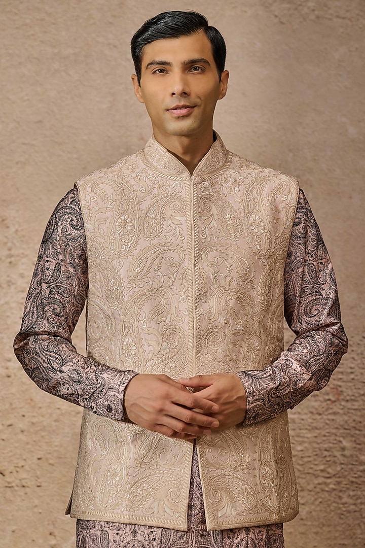 Salmon Silk Dupion & Georgette Aari Embroidered Bundi Jacket Set by Tarun Tahiliani Men at Pernia's Pop Up Shop
