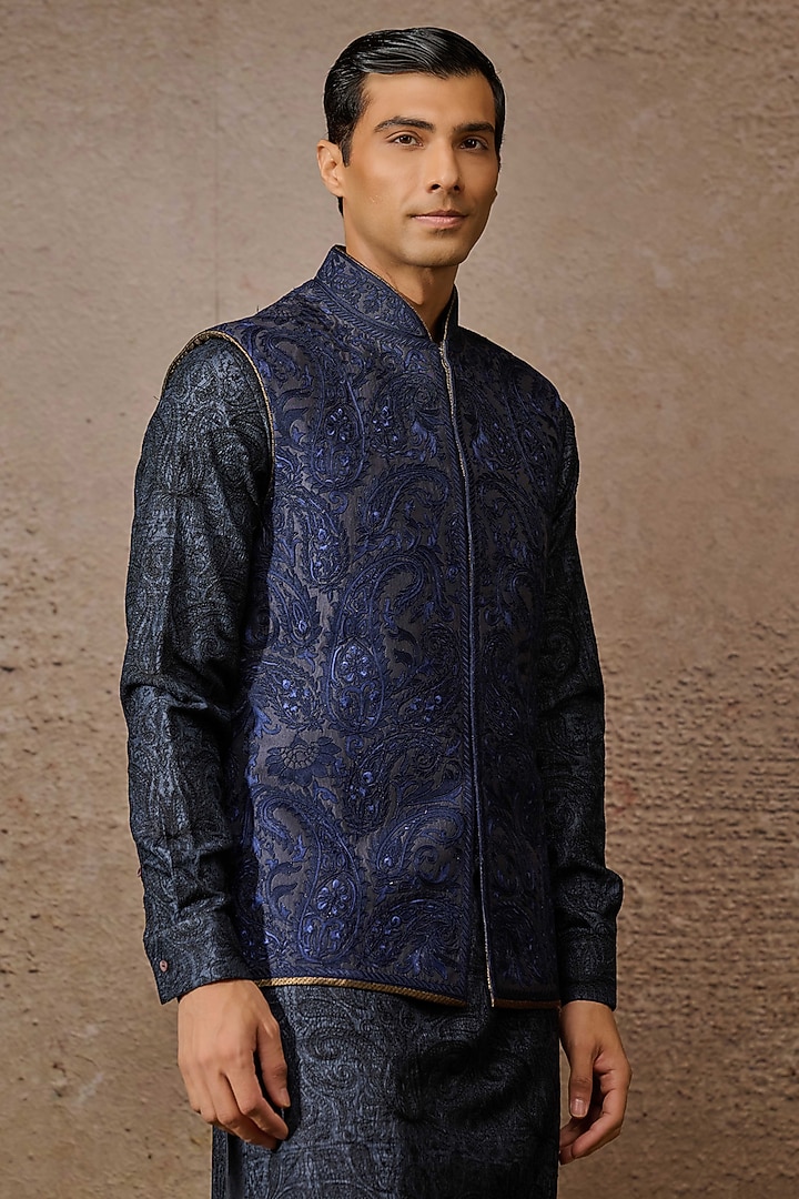 Navy Silk Dupion & Georgette Aari Embroidered Bundi Jacket Set by Tarun Tahiliani Men at Pernia's Pop Up Shop