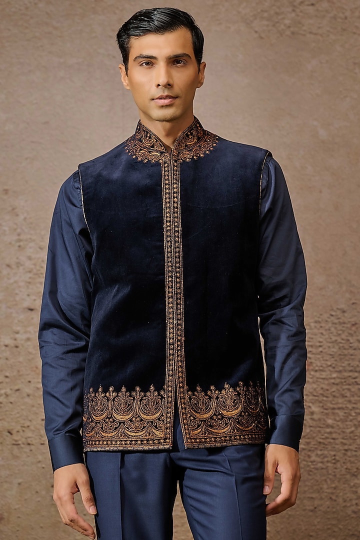 Navy Cotton Velvet Marori Embroidered Bundi Jacket by Tarun Tahiliani Men at Pernia's Pop Up Shop