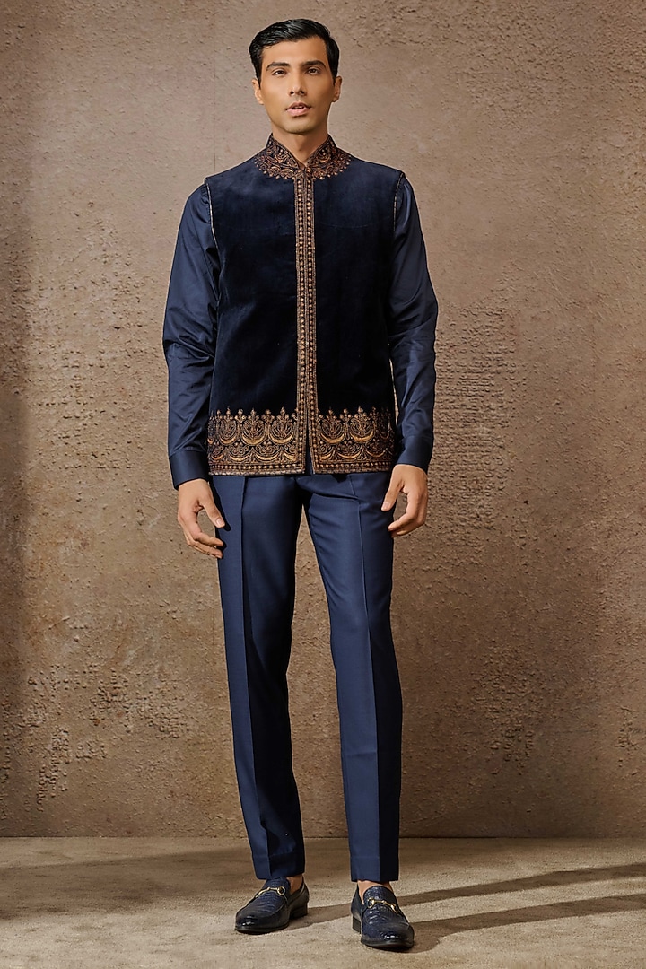 Navy Cotton Velvet Marori Embroidered Bundi Jacket by Tarun Tahiliani Men at Pernia's Pop Up Shop