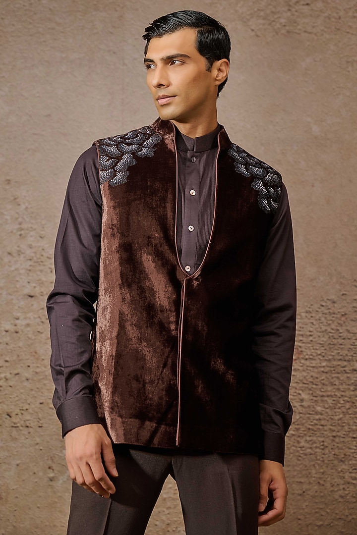 Brown Silk Velvet Floral Thread Embroidered Groom Indowestern Set by Tarun Tahiliani Men at Pernia's Pop Up Shop