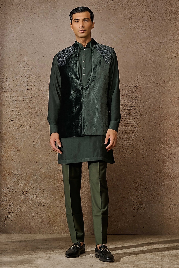 Emerald Silk Velvet Floral Thread Embroidered Indowestern Set by Tarun Tahiliani Men