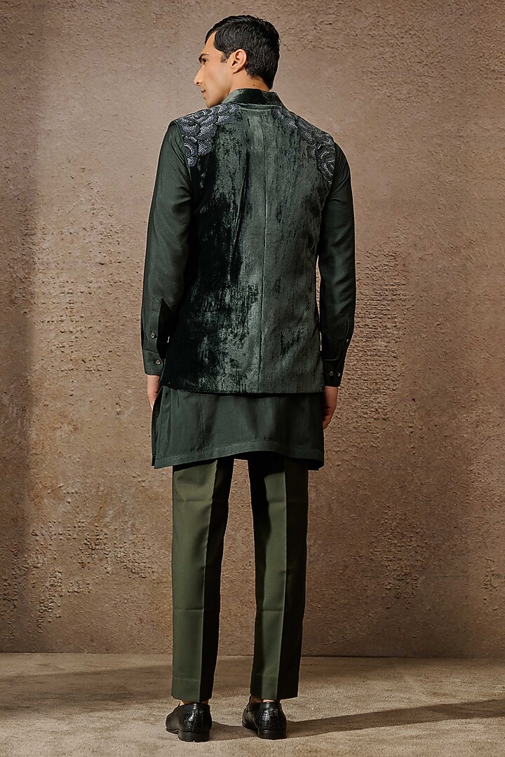 Emerald Silk Velvet Floral Thread Embroidered Groom Indowestern Set by Tarun Tahiliani Men at Pernia's Pop Up Shop