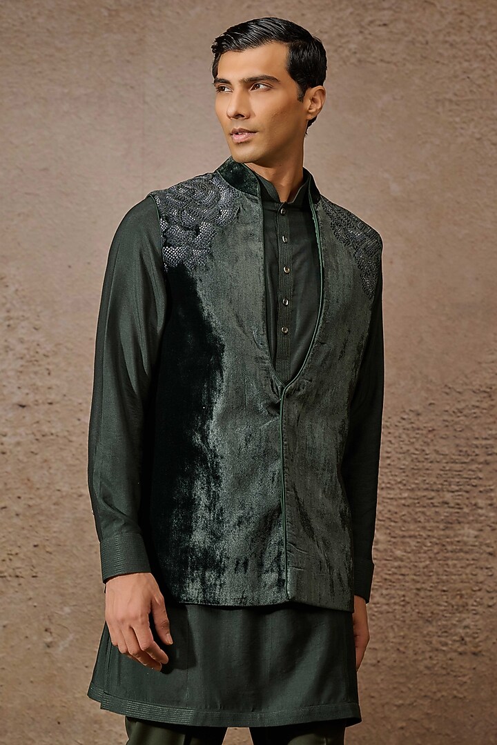 Emerald Silk Velvet Floral Thread Embroidered Groom Indowestern Set by Tarun Tahiliani Men at Pernia's Pop Up Shop