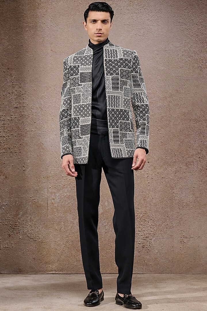 Ivory-Black Double Georgette Resham Embroidered Groom Bandhgala Set by Tarun Tahiliani Men at Pernia's Pop Up Shop