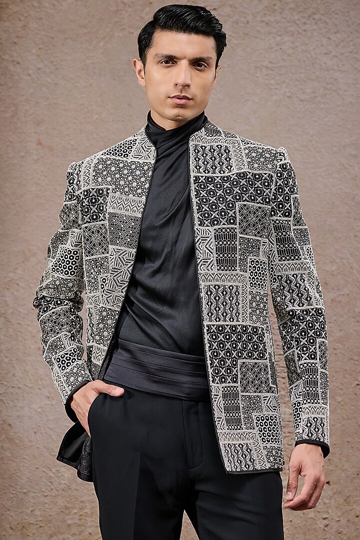 Ivory-Black Double Georgette Resham Embroidered Groom Bandhgala Set by Tarun Tahiliani Men at Pernia's Pop Up Shop