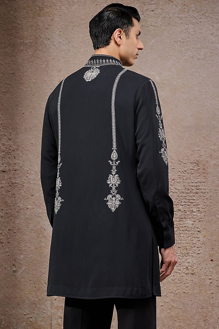 Black Double Georgette Hand Embroidered Short Kurta Set by Tarun Tahiliani Men at Pernia's Pop Up Shop
