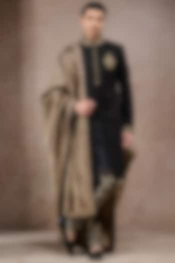 Black Silk Velvet & Japanese Crepe Zardosi Embroidered Groom Sherwani Set by Tarun Tahiliani Men at Pernia's Pop Up Shop