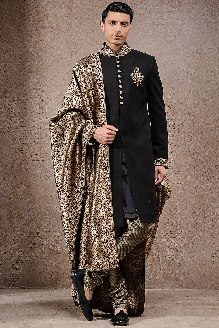 Black Silk Velvet & Japanese Crepe Zardosi Embroidered Groom Sherwani Set by Tarun Tahiliani Men at Pernia's Pop Up Shop