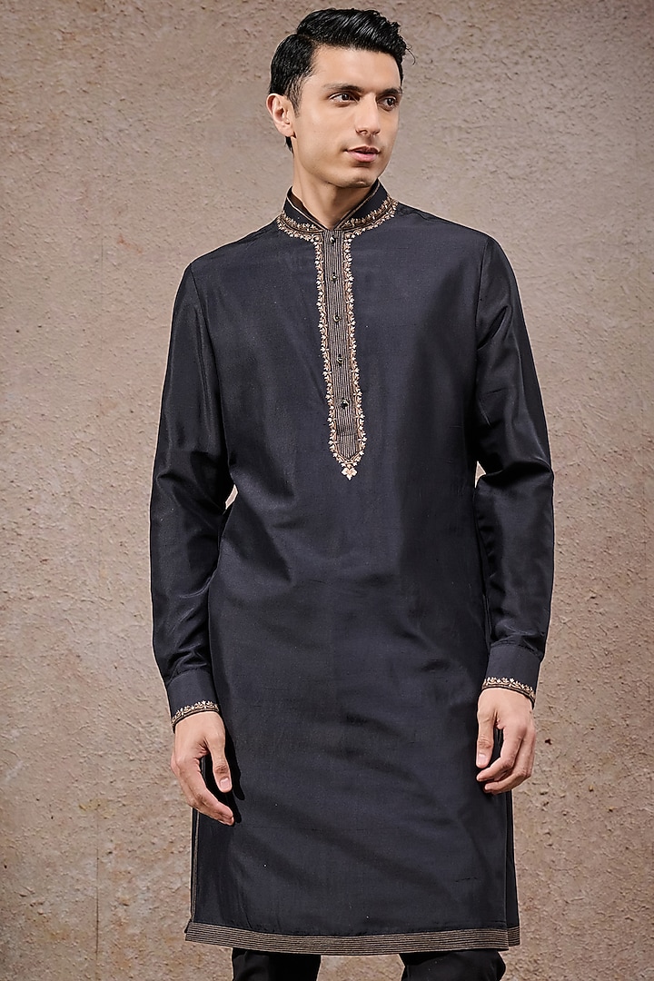 Black Silk Velvet & Japanese Crepe Zardosi Embroidered Groom Sherwani Set by Tarun Tahiliani Men at Pernia's Pop Up Shop
